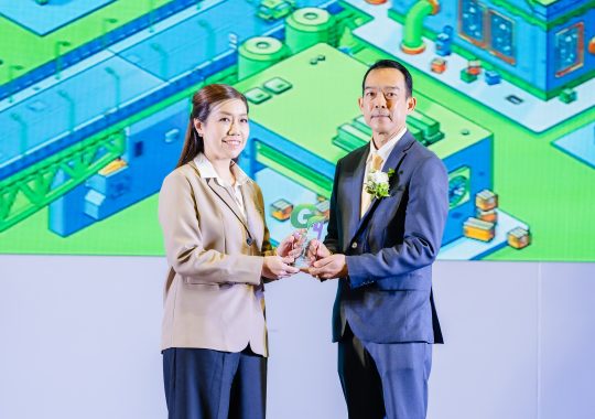 รางวัลแห่งความภาคภูมิใจ ของบริษัท ฝาจีบ จำกัด (มหาชน)  รับโล่อุตสาหกรรมสีเขียว ระดับที่ 4  (Green Industry Level 4) วัฒนธรรมสีเขียว (Green Culture) จากกรมโรงงานอุตสาหกรรม กระทรวงอุตสาหกรรม